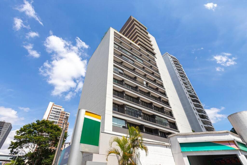 Bsf - B Side Faria Lima Nr - Conforto E Academia Na Faria Lima By Anora Spaces